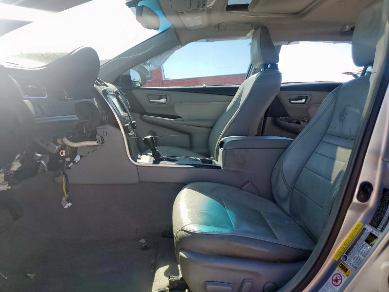 4T1BF1FK3HU643089 - 2017 TOYOTA CAMRY LE فضي صورة 7