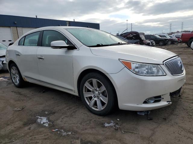 1G4GC5E35DF120817 - 2013 BUICK LACROSSE Blanc photo 4