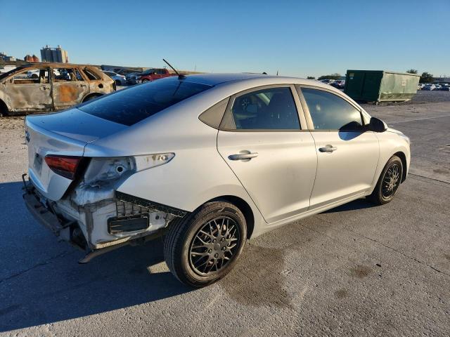 3KPC24A30KE084628 - 2019 HYUNDAI ACCENT SE Silber Foto 3