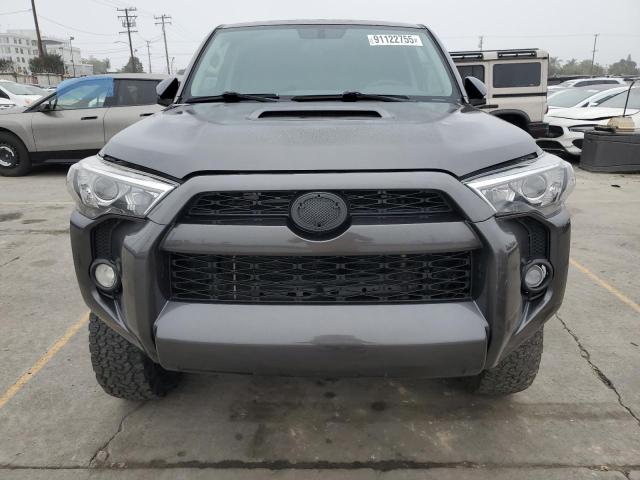 JTEBU5JR6H5451628 - 2017 TOYOTA 4RUNNER SR5/SR5 PREMIUM GRAY photo 5