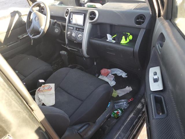 JTLKT324954011276 - 2005 TOYOTA SCION XB BLACK photo 8