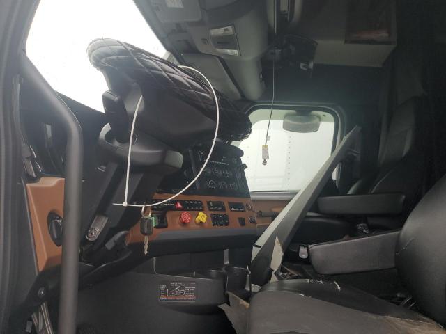 3AKJHHDRXNSND2410 - 2022 FREIGHTLINER CASCADIA 1 WHITE photo 10