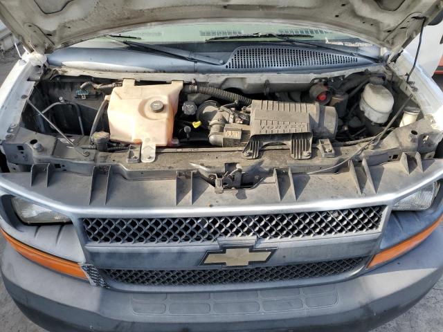 1GCWGFBA1B1154390 - 2011 CHEVROLET EXPRESS G2 WHITE photo 11