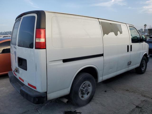 1GCWGFBA1B1154390 - 2011 CHEVROLET EXPRESS G2 WHITE photo 3