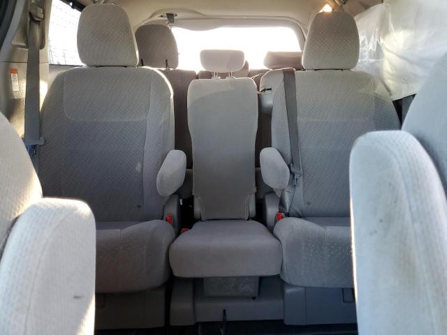 5TDKZ3DC7KS013719 - 2019 TOYOTA SIENNA LE Biały zdjęcie 10