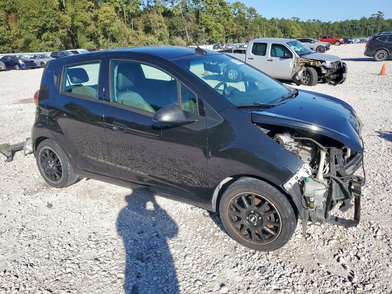 KL8CD6S96DC598642 - 2013 CHEVROLET SPARK 1LT Чорний фото 4