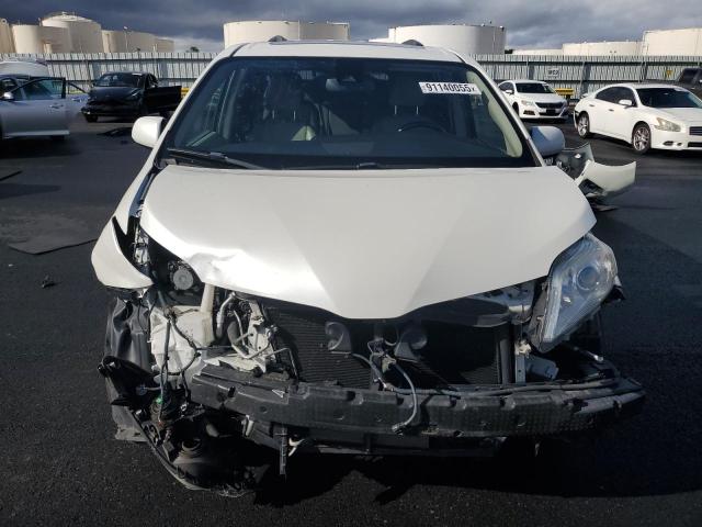 5TDYZ3DC4JS955395 - 2018 TOYOTA SIENNA XLE أبيض صورة 5