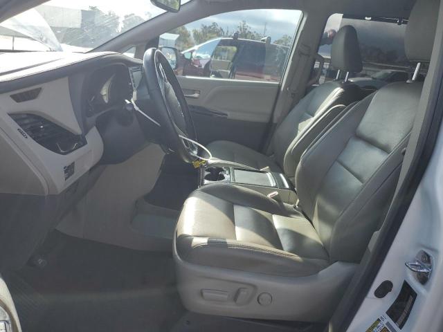 5TDYZ3DC4JS955395 - 2018 TOYOTA SIENNA XLE أبيض صورة 7