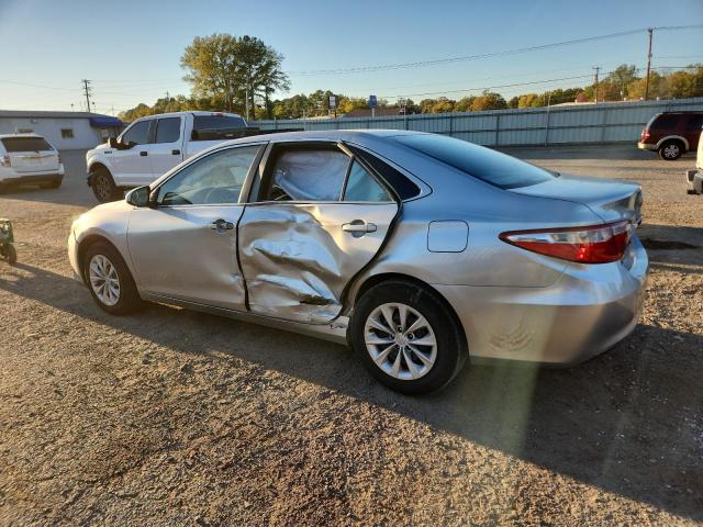 4T1BF1FK4HU345568 - 2017 TOYOTA CAMRY LE SILVER photo 2