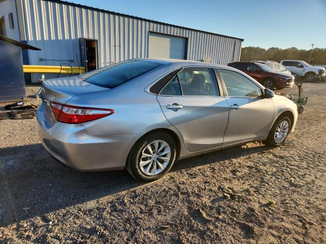 4T1BF1FK4HU345568 - 2017 TOYOTA CAMRY LE SILVER photo 3