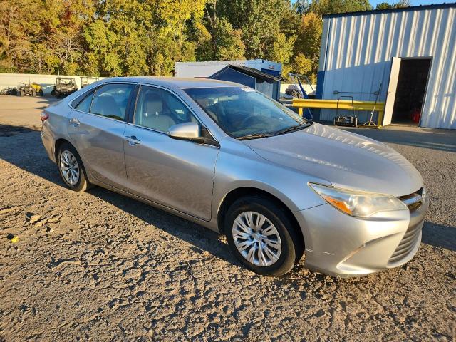 4T1BF1FK4HU345568 - 2017 TOYOTA CAMRY LE SILVER photo 4
