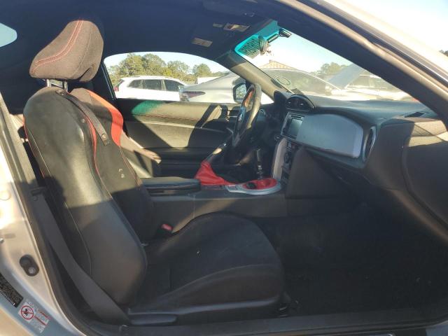 JF1ZNAA19D1706931 - 2013 TOYOTA SCION FR-S Srebrny zdjęcie 10
