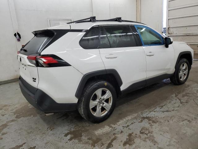 2T3P1RFV7KC034410 - 2019 TOYOTA RAV4 XLE WHITE photo 3