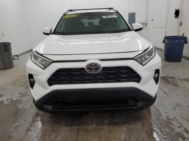 2T3P1RFV7KC034410 - 2019 TOYOTA RAV4 XLE WHITE photo 5