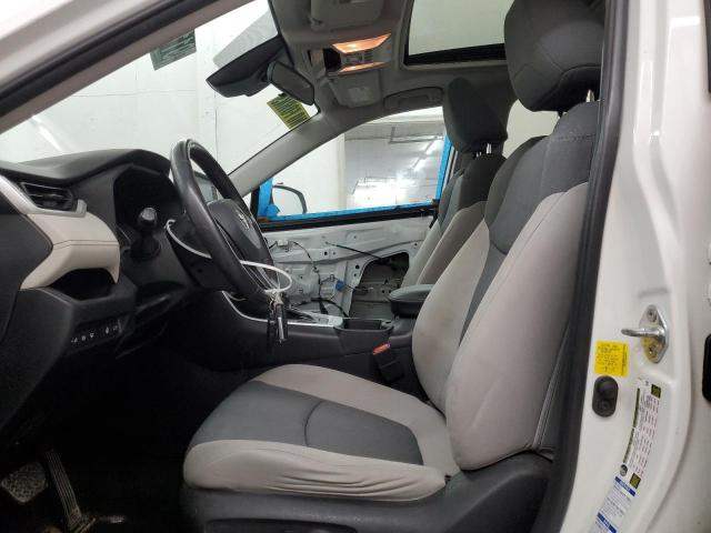 2T3P1RFV7KC034410 - 2019 TOYOTA RAV4 XLE WHITE photo 7