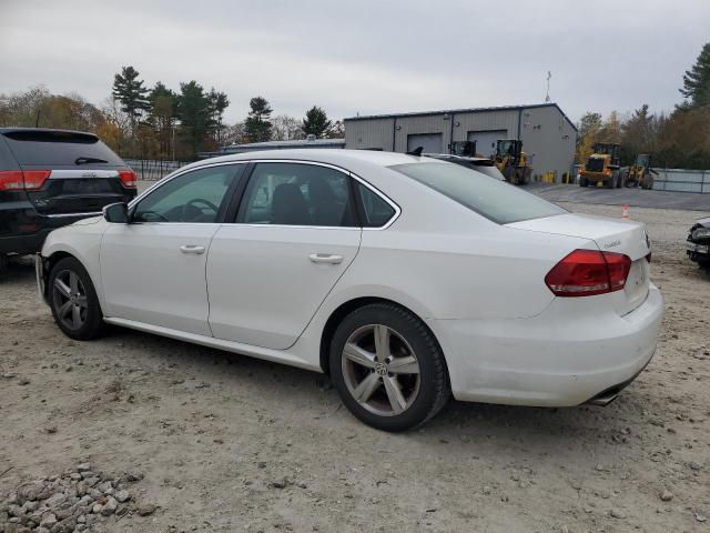 1VWBP7A37DC087449 - 2013 VOLKSWAGEN PASSAT SE WHITE photo 2