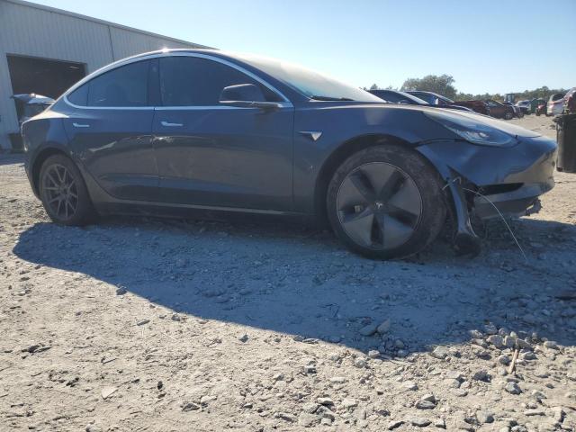 5YJ3E1EB8KF361415 - 2019 TESLA MODEL 3 GRAY photo 4