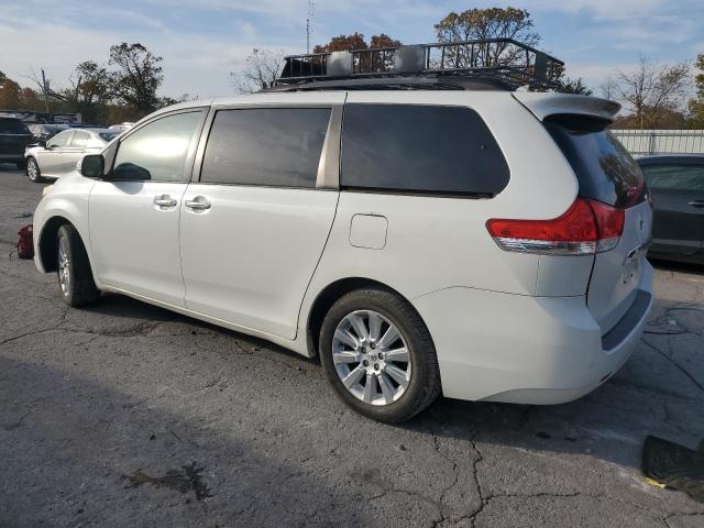 5TDDK3DC7DS050785 - 2013 TOYOTA SIENNA XLE WHITE photo 2