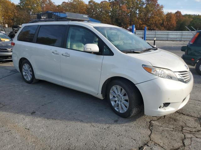 5TDDK3DC7DS050785 - 2013 TOYOTA SIENNA XLE WHITE photo 4