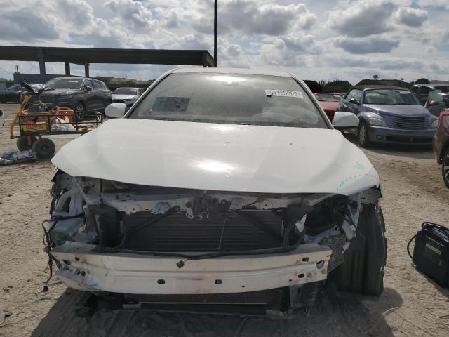 4T1C11AK5PU753490 - 2023 TOYOTA CAMRY LE WHITE photo 5