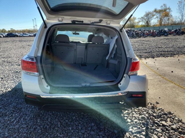 5TDBK3EH6CS154491 - 2012 TOYOTA HIGHLANDER BASE Biały zdjęcie 6
