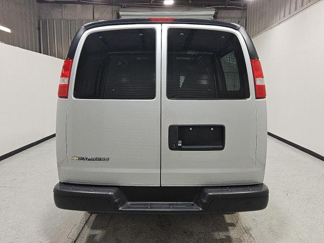 1GCWGAFPXR1100548 - 2024 CHEVROLET EXPRESS G2 灰色 照片 6