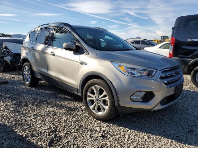 1FMCU0GD9JUA57247 - 2018 FORD ESCAPE SE თაფლისფერი ფოტო 4