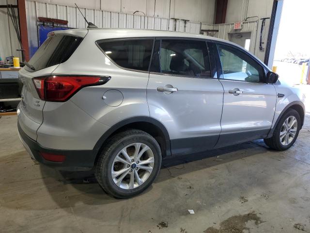 1FMCU9GD1KUA65820 - 2019 FORD ESCAPE SE Argent photo 3