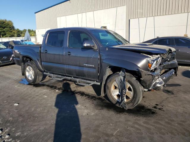 5TFJU4GN1DX046676 - 2013 TOYOTA TACOMA DOUBLE CAB PRERUNNER GRAY photo 4