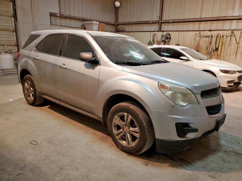 2GNALBEK2D1112303 - 2013 CHEVROLET EQUINOX LS 银色 照片 4