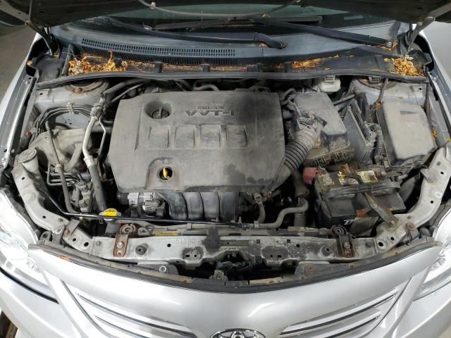 2T1BU4EE2DC959694 - 2013 TOYOTA COROLLA BASE ვერცხლისფერი ფოტო 11