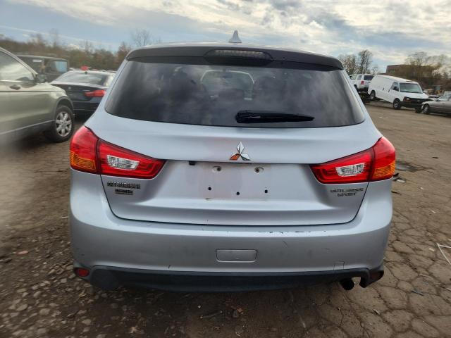JA4AP3AU4HZ066796 - 2017 MITSUBISHI OUTLANDER ES SILVER photo 6