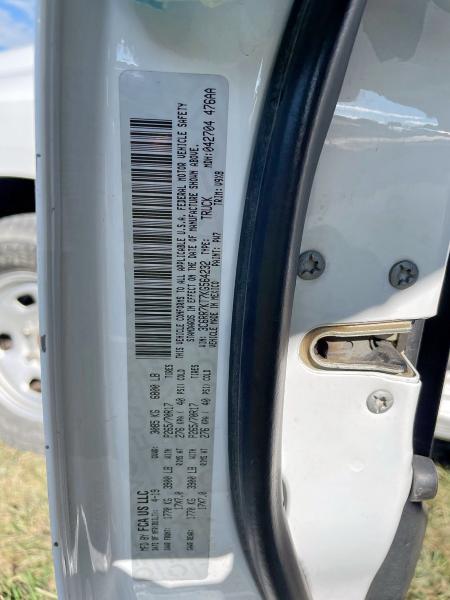 3C6RR7KT7KG564232 - 2019 RAM 1500 CLASS TRADESMAN Biały zdjęcie 10