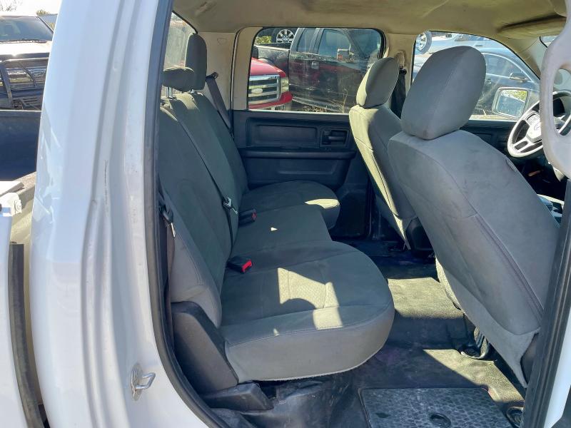 3C6RR7KT7KG564232 - 2019 RAM 1500 CLASS TRADESMAN Biały zdjęcie 6