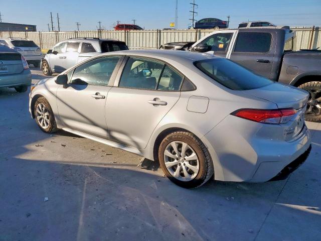 5YFB4MDE8PP012293 - 2023 TOYOTA COROLLA LE Silber Foto 2