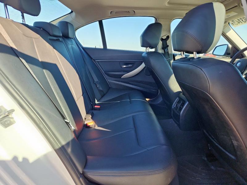 WBA3C3G53FNS73157 - 2015 BMW 320 I XDRIVE WHITE photo 10