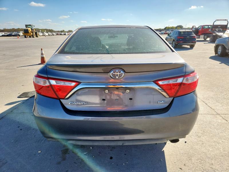 4T1BF1FK4HU331346 - 2017 TOYOTA CAMRY LE GRAY photo 6