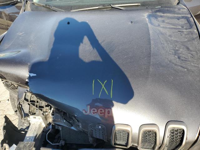 1C4PJMCB7HW564396 - 2017 JEEP CHEROKEE LATITUDE GRAY photo 11