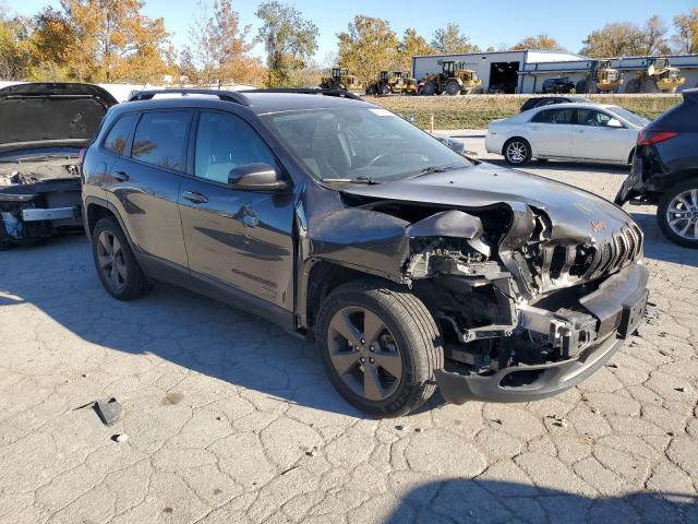 1C4PJMCB7HW564396 - 2017 JEEP CHEROKEE LATITUDE GRAY photo 4