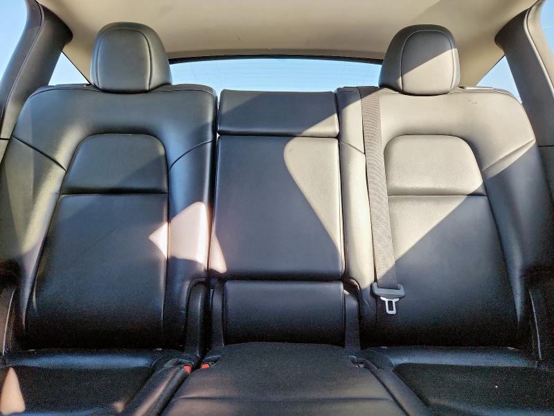 5YJYGAEE9MF207809 - 2021 TESLA MODEL Y GRAY photo 10