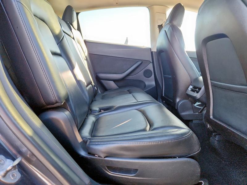5YJYGAEE9MF207809 - 2021 TESLA MODEL Y GRAY photo 11