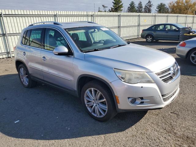 WVGBV7AX2BW533588 - 2011 VOLKSWAGEN TIGUAN S SILVER photo 4