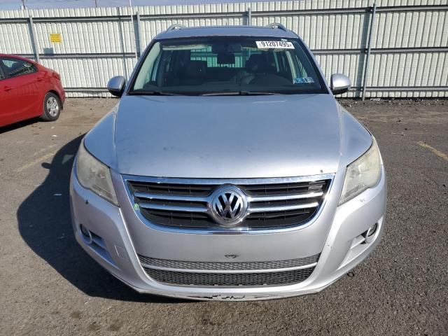 WVGBV7AX2BW533588 - 2011 VOLKSWAGEN TIGUAN S SILVER photo 5