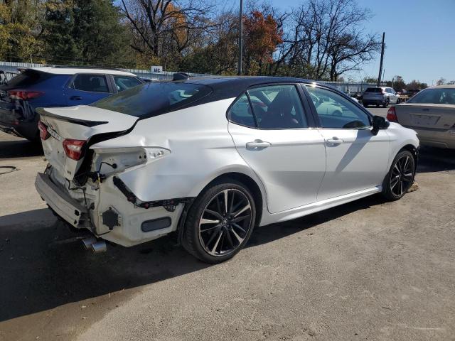 4T1B61HK2KU247529 - 2019 TOYOTA CAMRY XSE 白色 照片 3