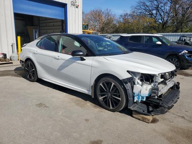 4T1B61HK2KU247529 - 2019 TOYOTA CAMRY XSE 白色 照片 4