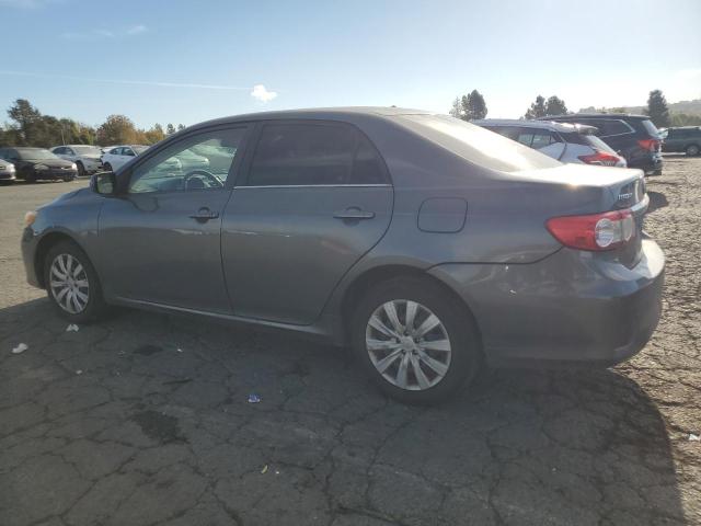 2T1BU4EE1DC109989 - 2013 TOYOTA COROLLA BASE GRAY photo 2