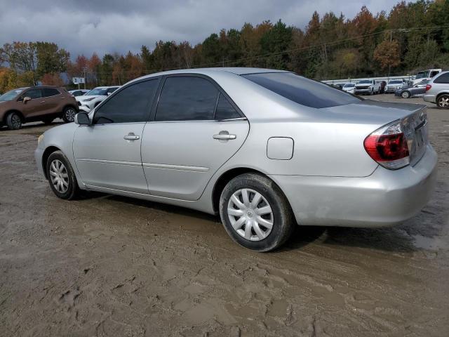 4T1BE32KX5U072510 - 2005 TOYOTA CAMRY LE GRAY photo 2