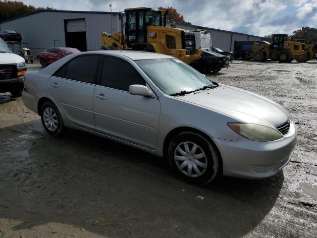 4T1BE32KX5U072510 - 2005 TOYOTA CAMRY LE GRAY photo 4