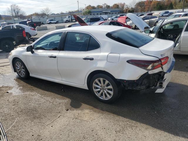 4T1B11HK3JU011307 - 2018 TOYOTA CAMRY L WHITE photo 2