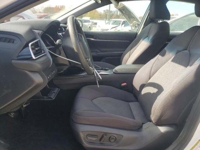 4T1B11HK3JU011307 - 2018 TOYOTA CAMRY L WHITE photo 7